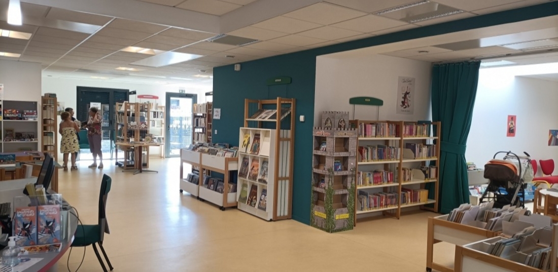 M&eacute;diath&egrave;que vue int&eacute;rieure