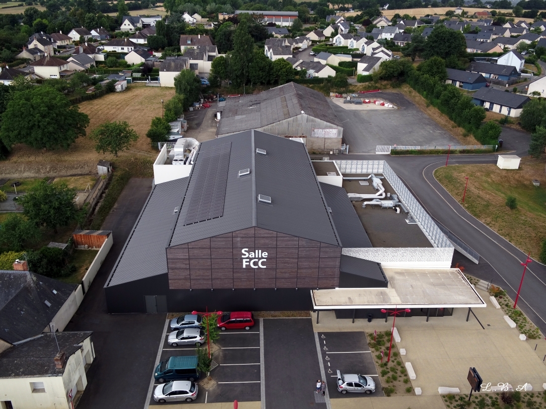 Vue ext&eacute;rieure de la Salle FCC