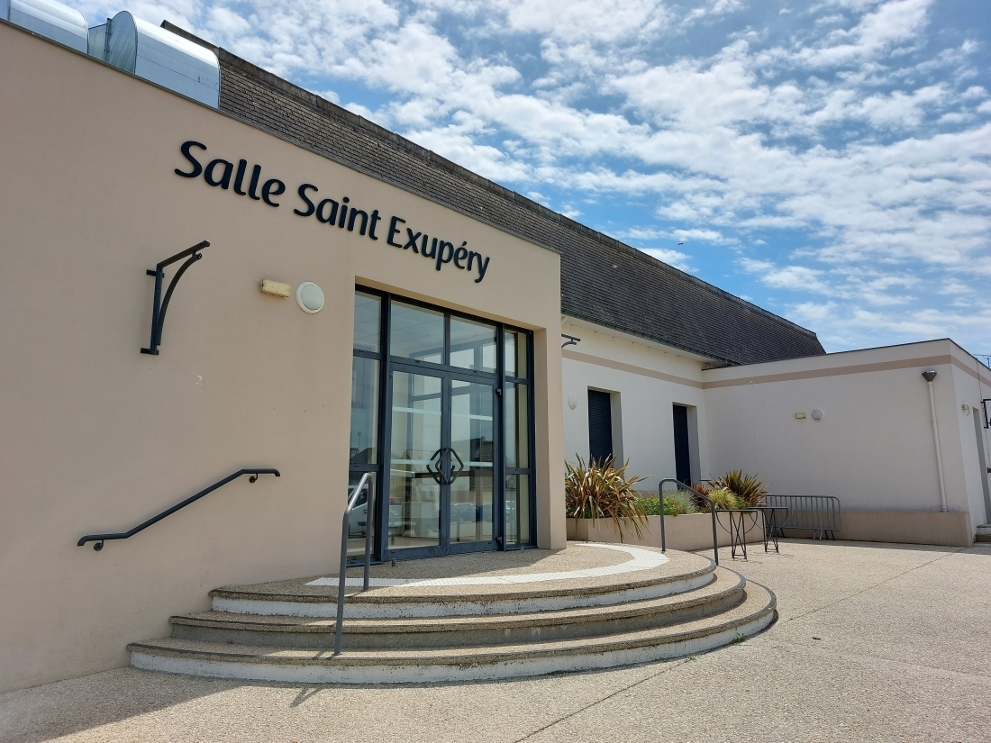 Vue ext&eacute;rieure de la Salle Saint Exup&eacute;ry