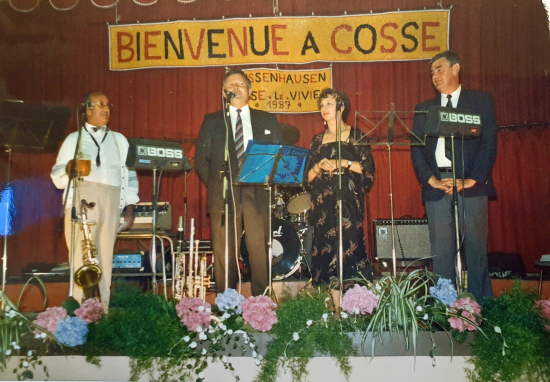 4 septembre 1987 : C&eacute;r&eacute;monie du jumelage entre Coss&eacute;-le-Vivien et Tussenhausen.