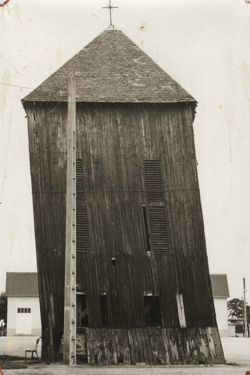 Premier beffroi construit en 1897